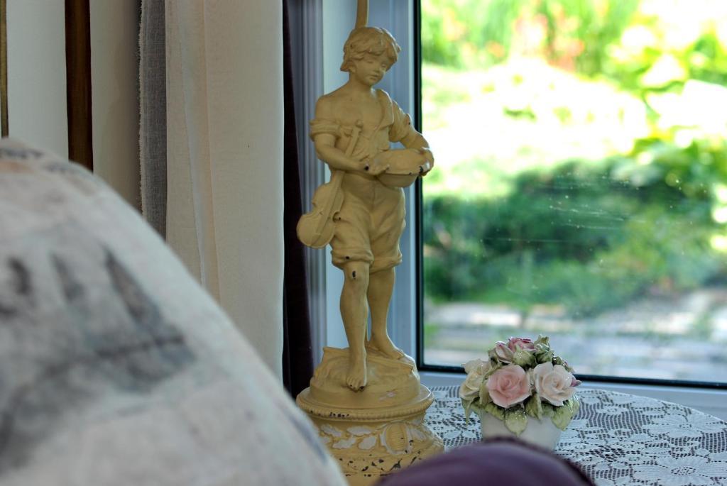 Golden Pathways Retreat B&B Питърбъро Стая снимка