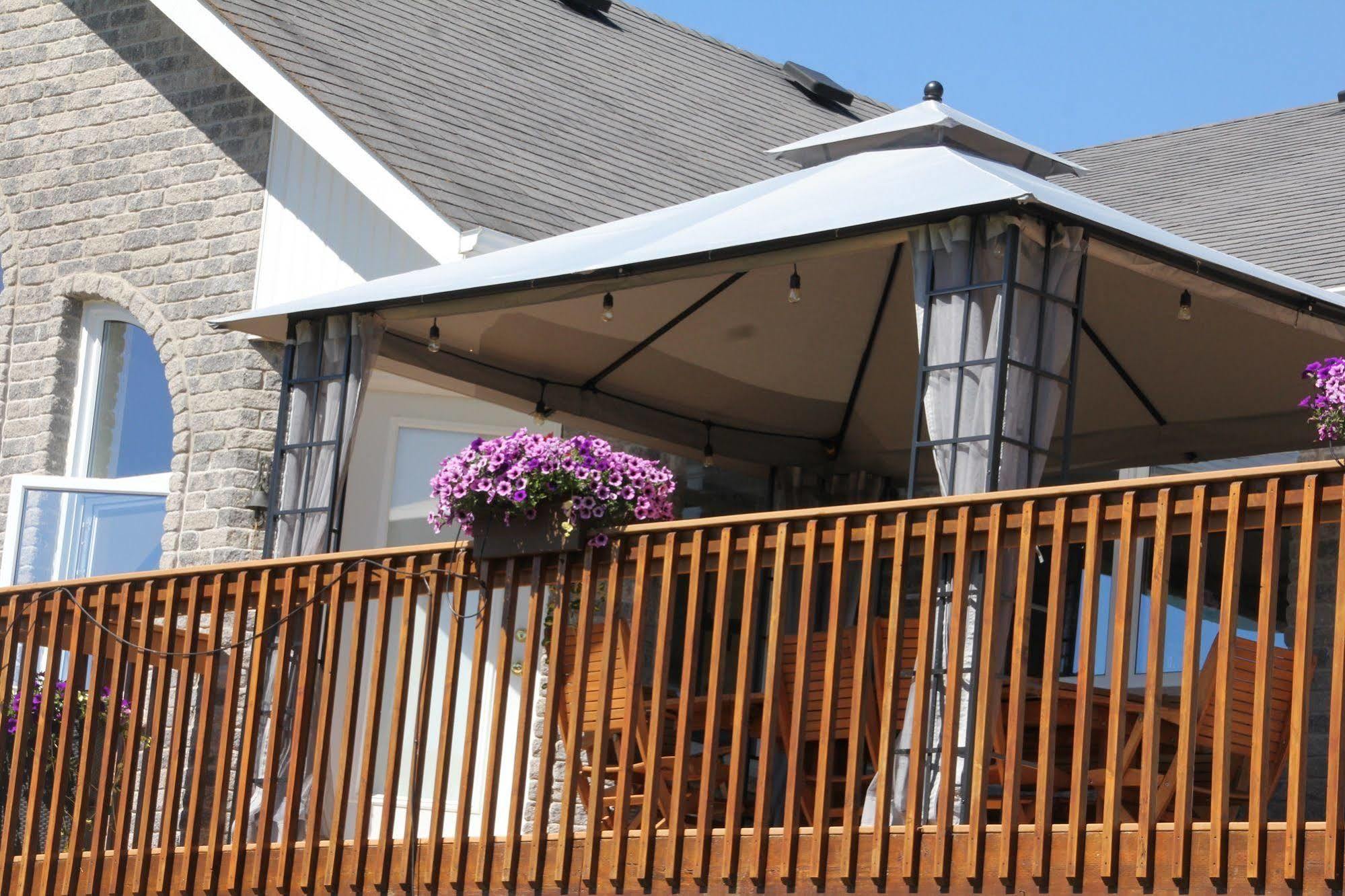 Golden Pathways Retreat B&B Питърбъро Екстериор снимка